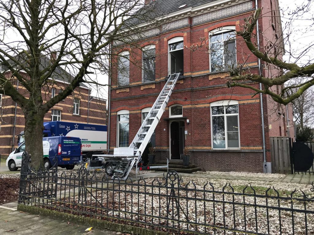 1902-verhuislift-in-actie verhuislift