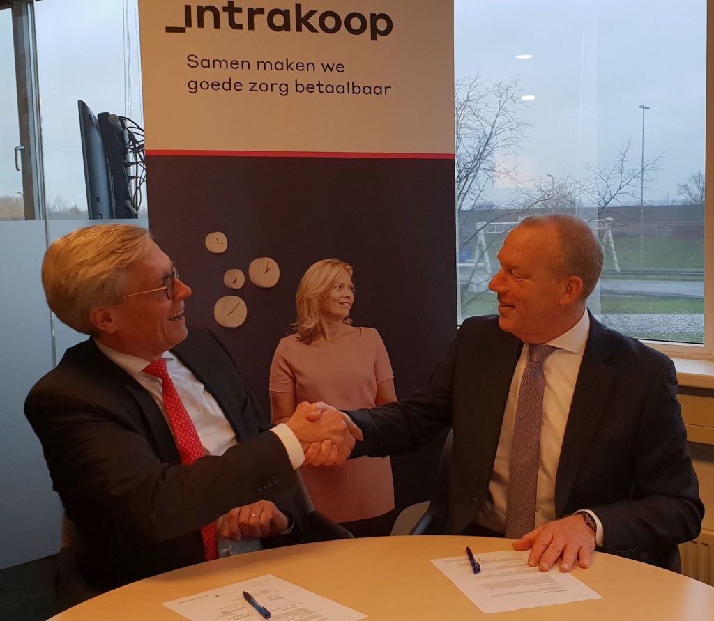 1903-Ondertekening-contract-4 Intrakoop