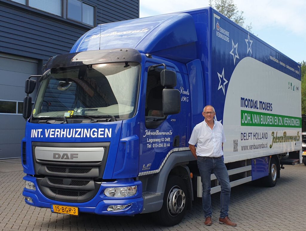 Overtolligmeubilair Mondial Movers geeft overtollig meubilair een tweede leven.