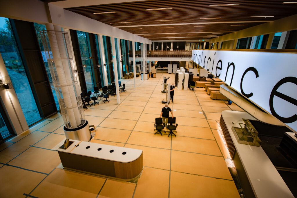 Mondial van dijk verhuizingen verhuizing Radboud Universiteit
