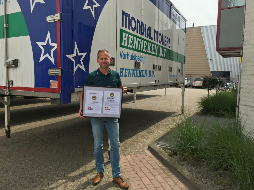 Lauwrens de Jong viert jubileum bij Mondial Verhuisbedrijf Henneken in Zoetermeer