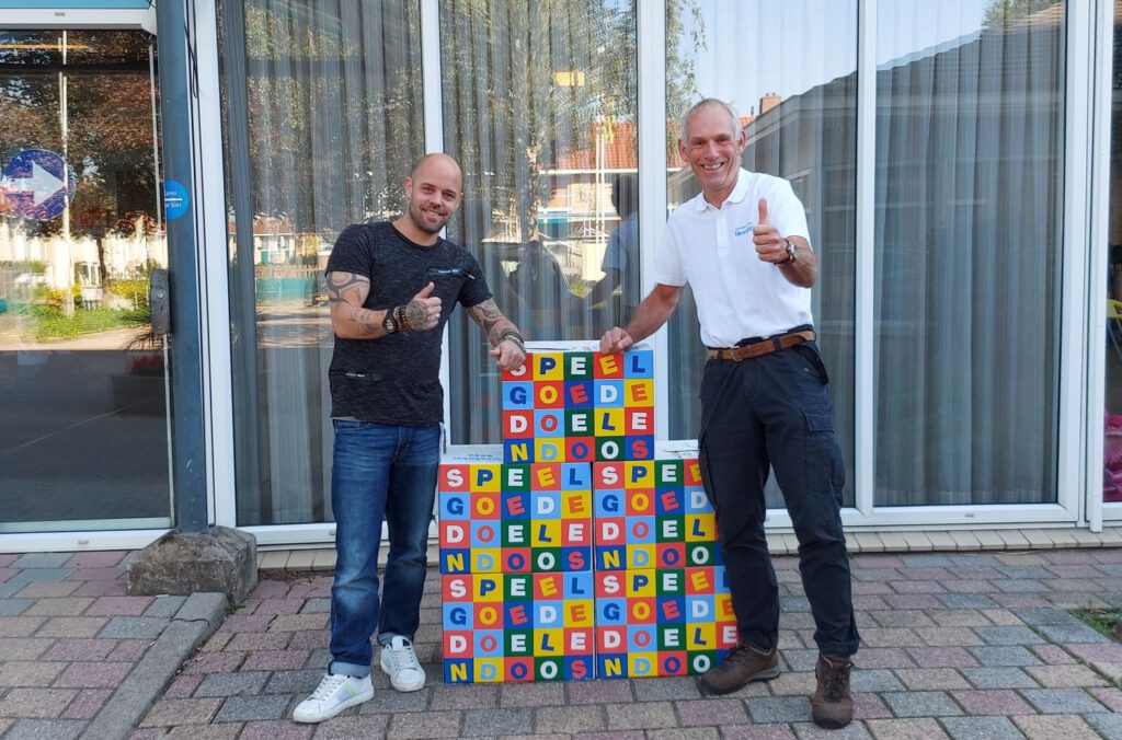 Speelgoededoelendozen van Mondial Movers Foundation voor stichting Social Klus