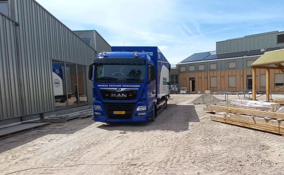 2210VOEemsdelta1 grootschalige projectverhuizing scholengemeenschap