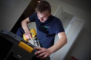 Mondial Movers handyman aan het werk, Handyman, verhuizer, verhuizing, Mondial Movers