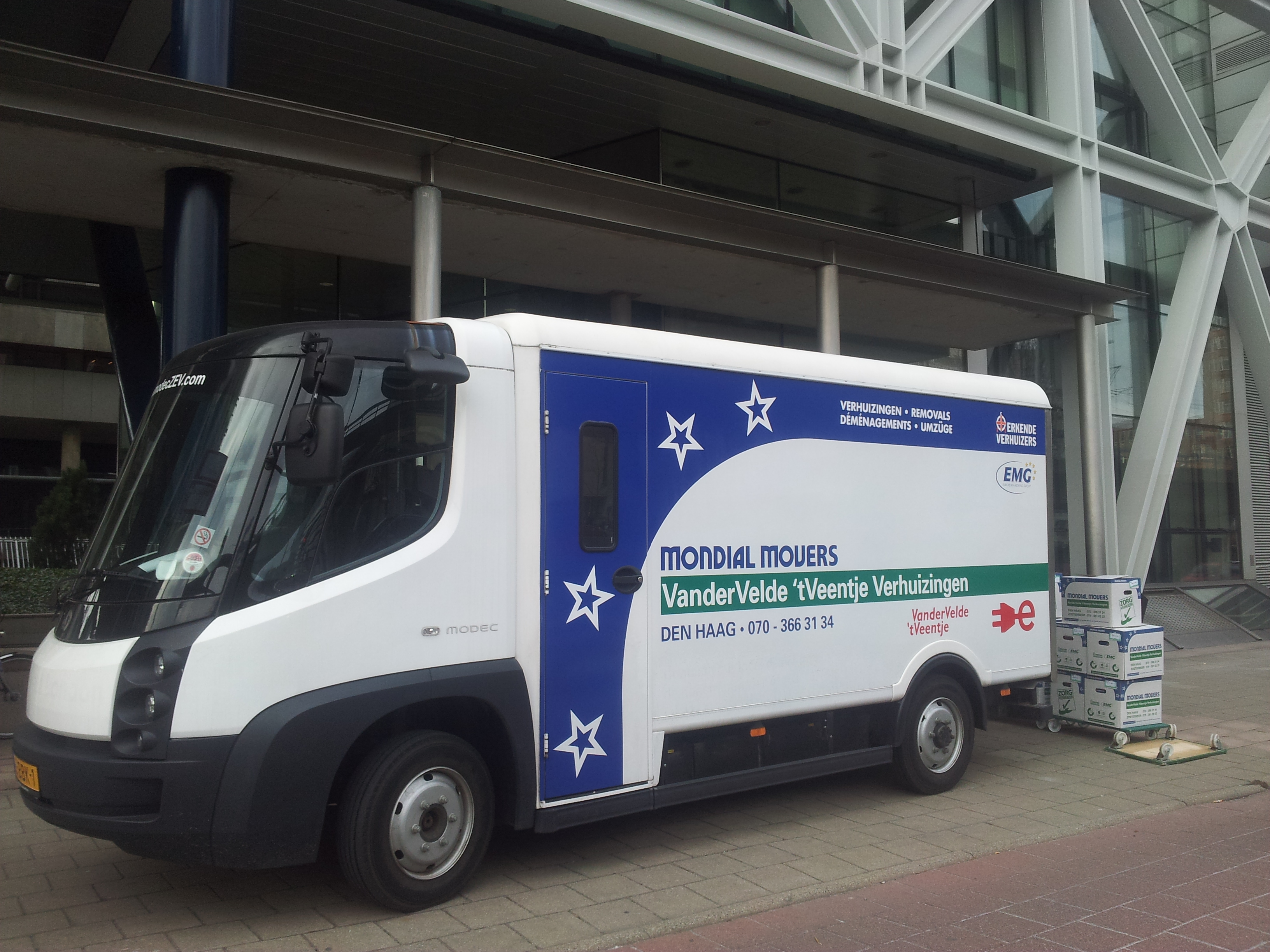 Mondial Van der Velde 't veentje verhuizingen elektrische verhuiswagen