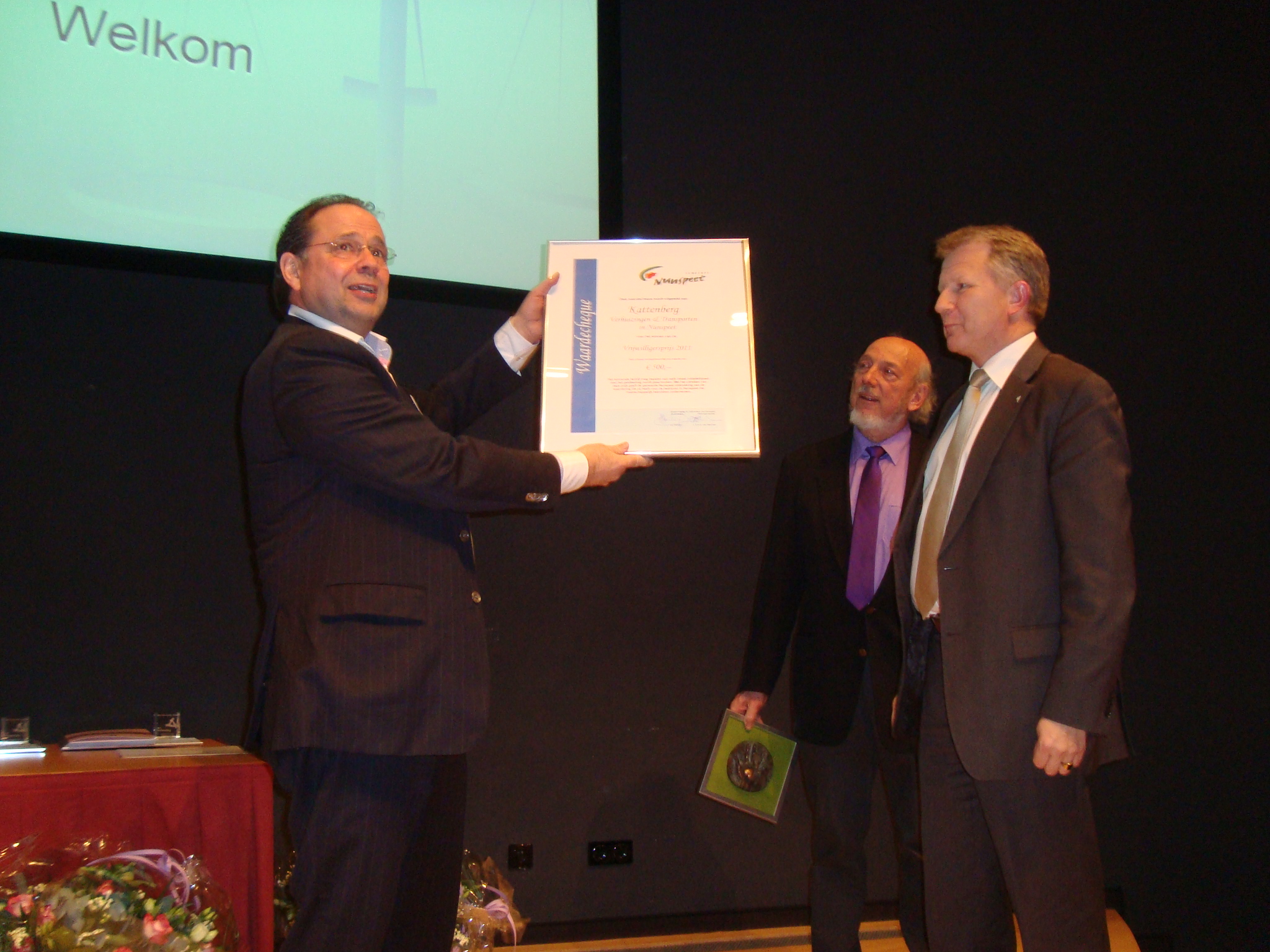 Mondial Kattenberg wint Vrijwilligersprijs 2011 voor inzet
