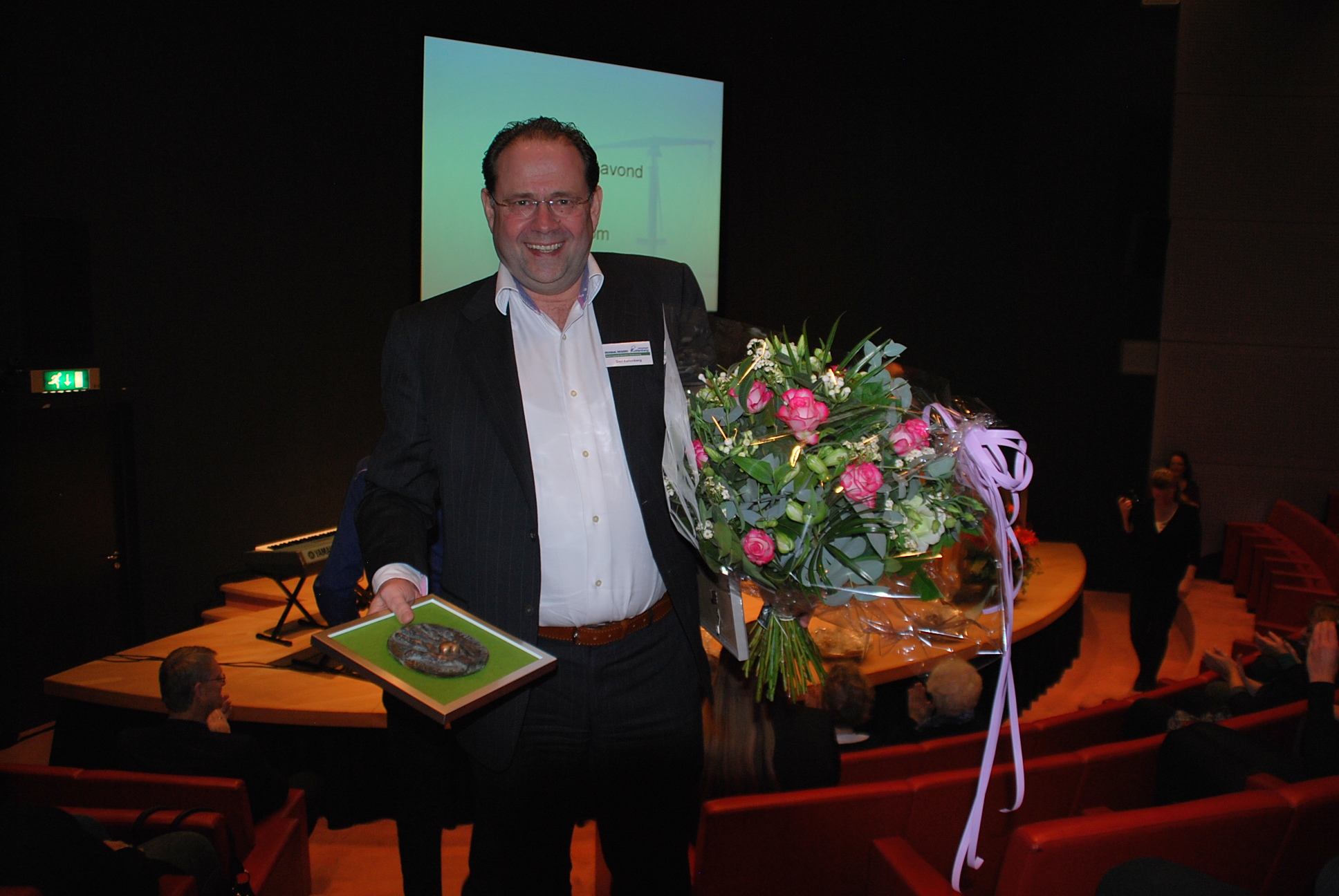 Directeur Mondial Kattenberg wint Vrijwilligersprijs 2011 voor inzet